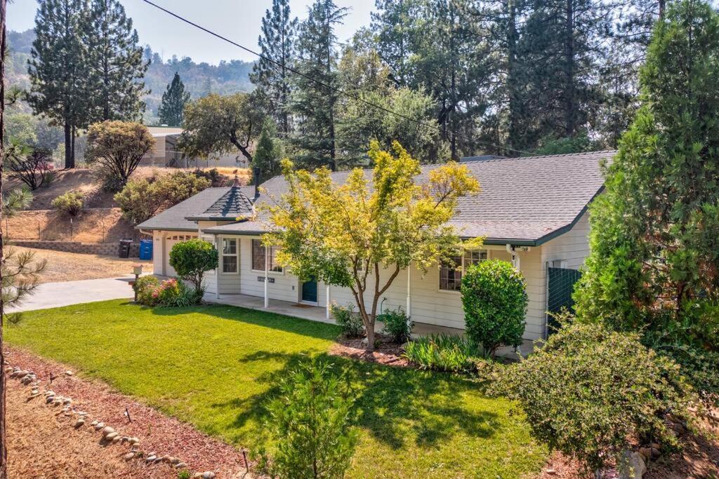 Acorn House - Charming House In Green Heaven With Pool Table With Lovely Backyard Oakhurst Eksteriør bilde