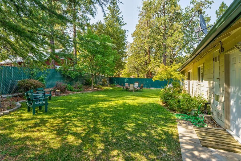 Acorn House - Charming House In Green Heaven With Pool Table With Lovely Backyard Oakhurst Eksteriør bilde