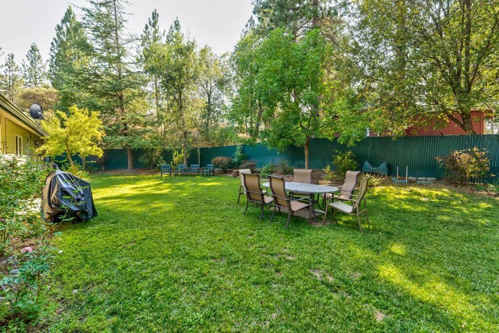 Acorn House - Charming House In Green Heaven With Pool Table With Lovely Backyard Oakhurst Eksteriør bilde